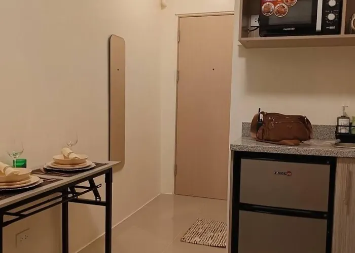 Goldyrich Staycation Place-urban Deca Tower Cubao *