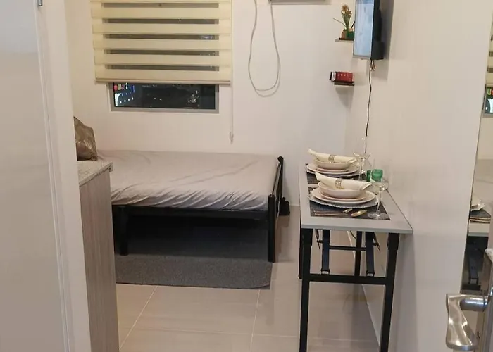 Goldyrich Staycation Place-urban Deca Tower Cubao * Manila